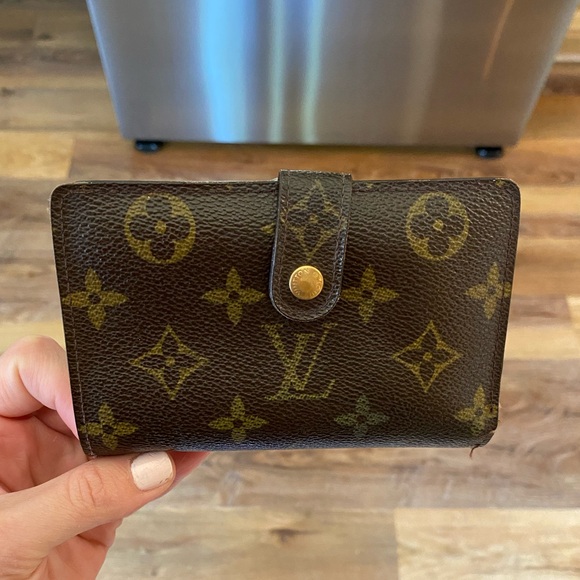 Authentic Louis Vuitton Wallet - Picture 1 of 6